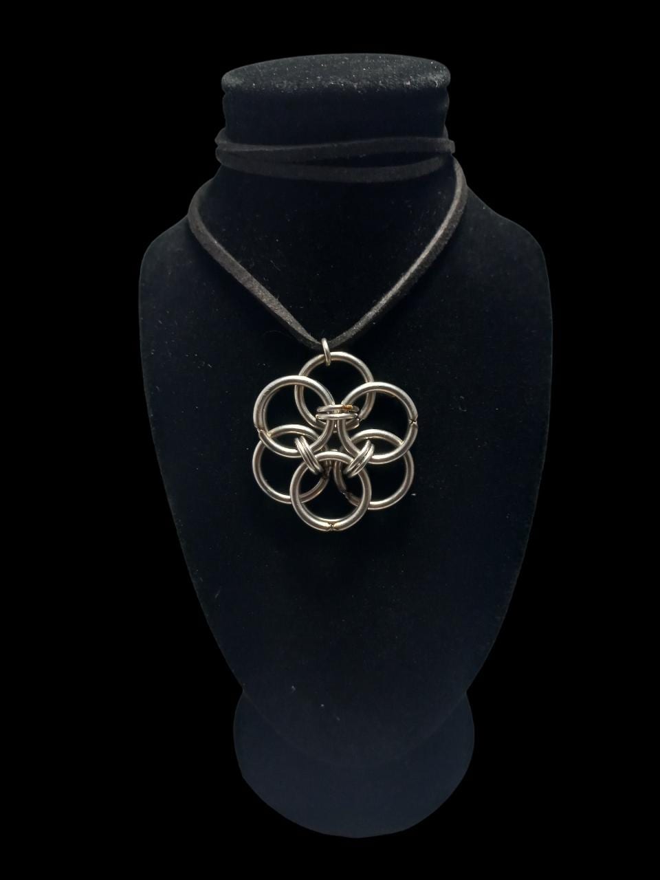 Helm chain pendant V2