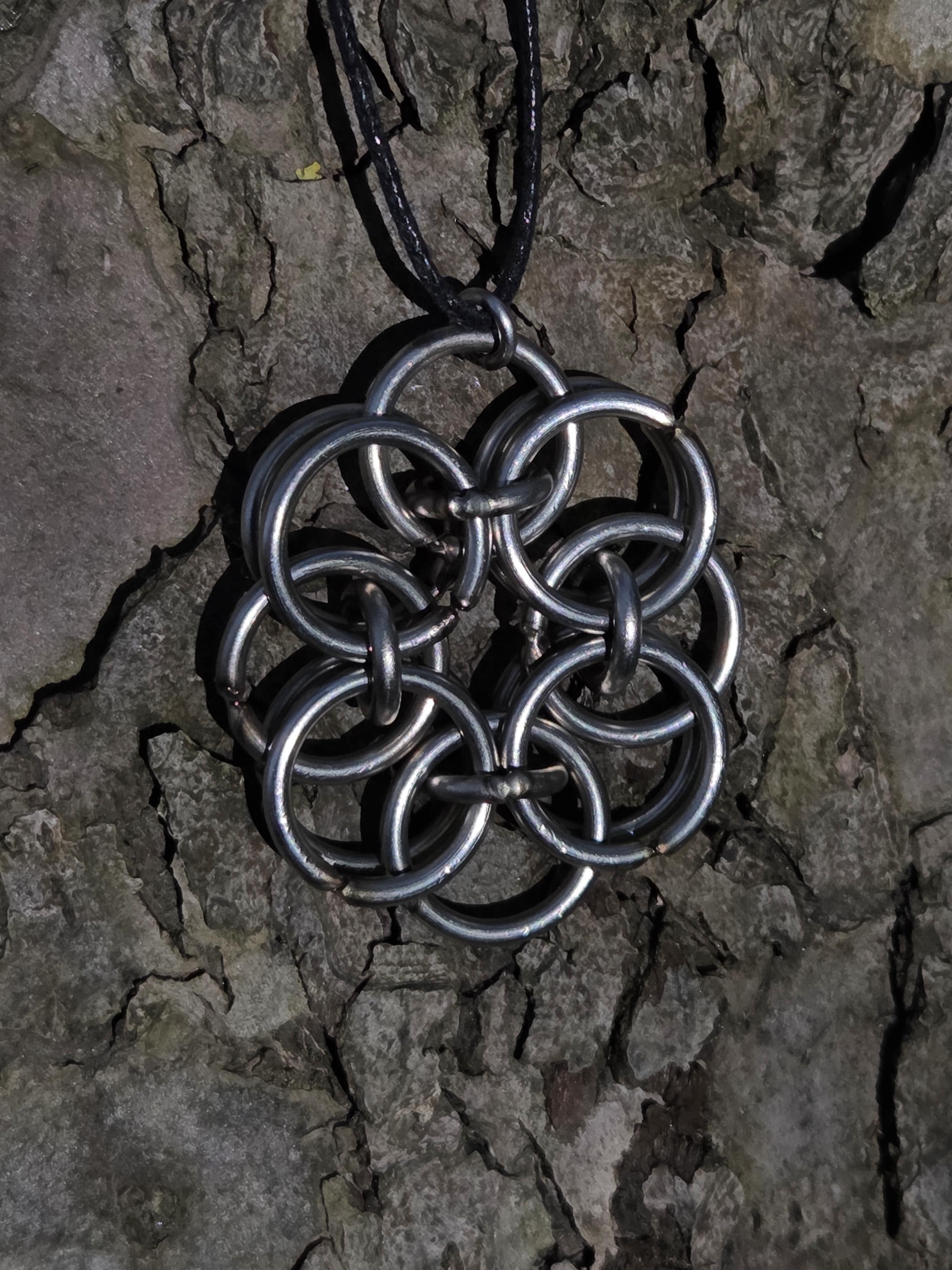 Large Helm chain 4 leaf clover pendant V1